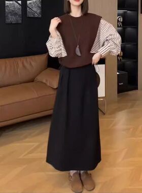 24932大爱美依缘2025新款宽松假两件拼接条纹上衣高腰半身裙女装