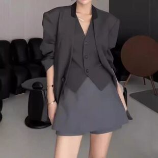 24737大爱美依缘2025新款御姐范高级外套搭配马甲短裤裙时尚女潮