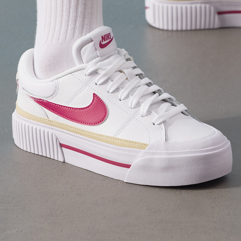 Nike耐克女鞋2025冬季新款耐磨透气舒适百搭休闲款板鞋DM7590-112