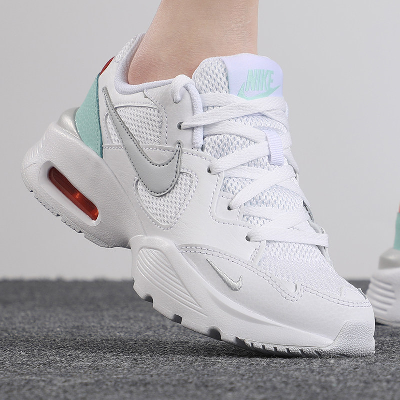 Nike耐克女鞋正品2024新款夏季薄款网面透气运动鞋气垫跑步鞋图片