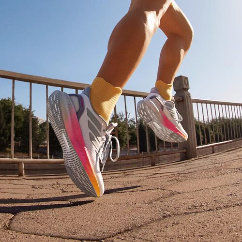 adidas阿迪达斯男女鞋PUREBOOST 5轻便透气运动缓震跑步鞋IE8463