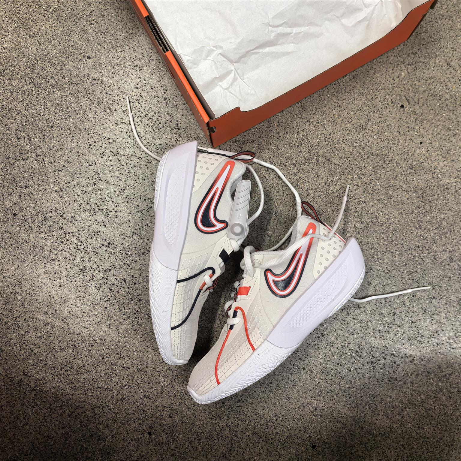 NIKE GT CUT 3儿童低帮透气耐磨篮球鞋FD7034-001-500 IB8884-191