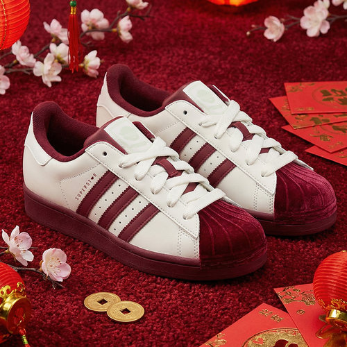 阿迪达斯三叶草男女鞋新年款红色本命年马年低帮休闲鞋板鞋KJ6981