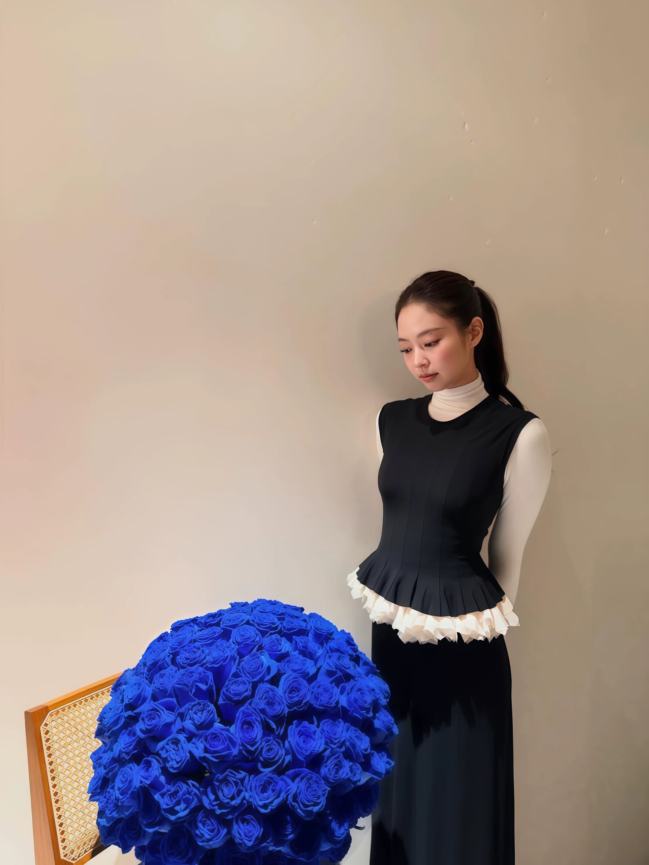 JENNIE金智妮同款一整套黑色收腰花苞设计感背心千金气质连衣裙女