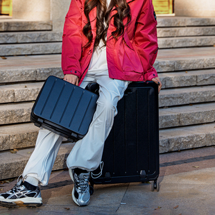 袋鼠前开口行李箱24寸结实耐用pc材质可坐宽拉杆旅行子母箱子男26