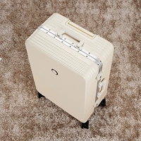 Молочно-белый