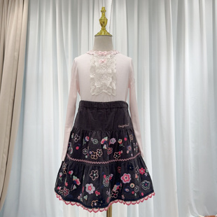 日单MP琴家秋冬半身裙满刺绣立体蝴蝶结花边设计短裙