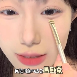 月牙形眼线刷半扇形刀锋刷眼部细节刷纤细流畅细节眼睑下至卧蚕刷