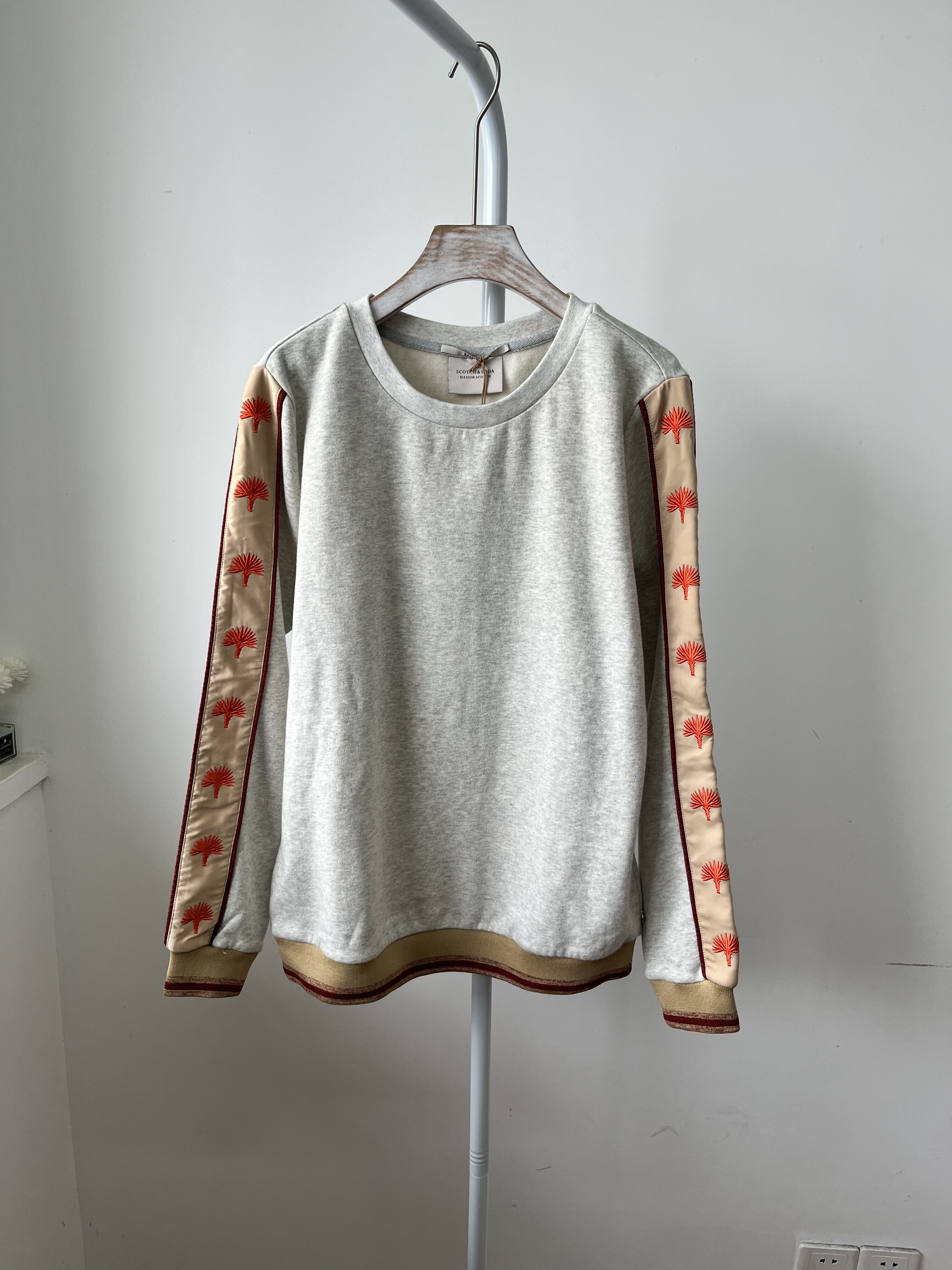 特价不退换 soda 女式薄绒拼接卫衣 全棉  样品码 胸围102 微瑕