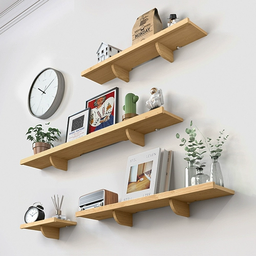 Бесплатная удара с твердым деревянной стеной, стена на полке -гостиная