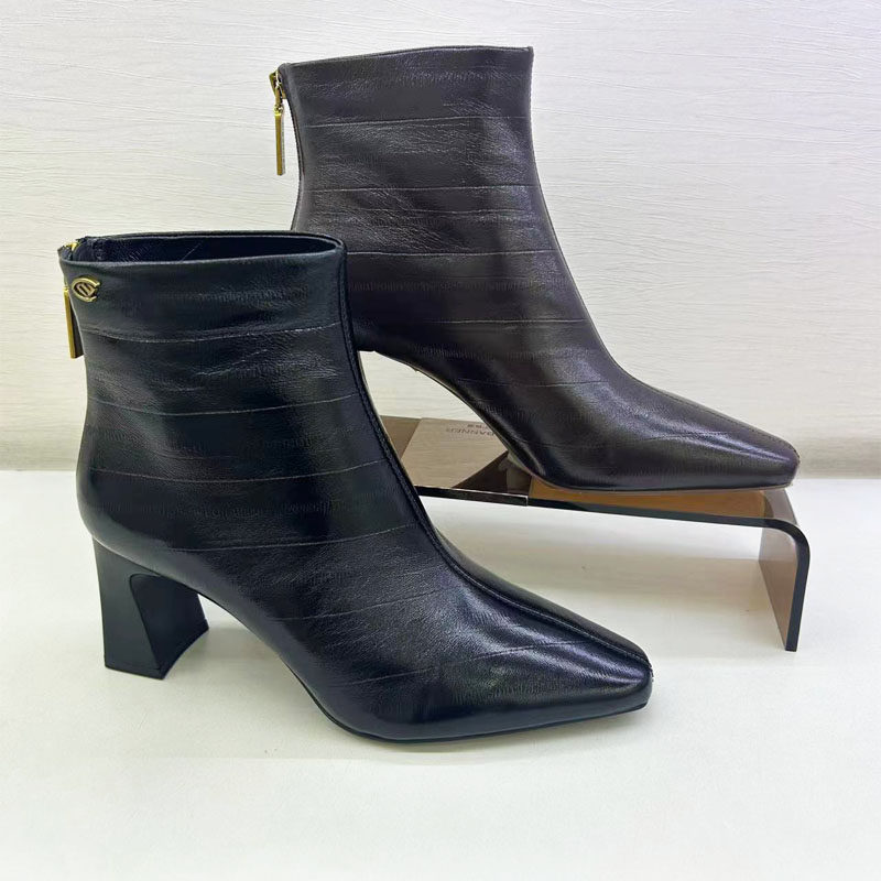 C.BANNER千百度2025冬专柜正品尖头粗跟后拉链时尚短靴A25577249