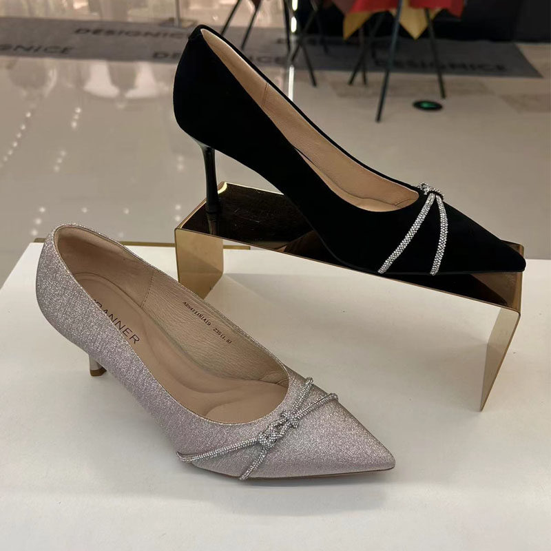 C.BANNER千百度2025秋正品浅口尖头细高跟水钻时尚单鞋A25411181