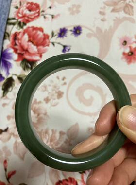 碧玉手镯和田玉绿色手饰新疆白玉镯白色玉石油润