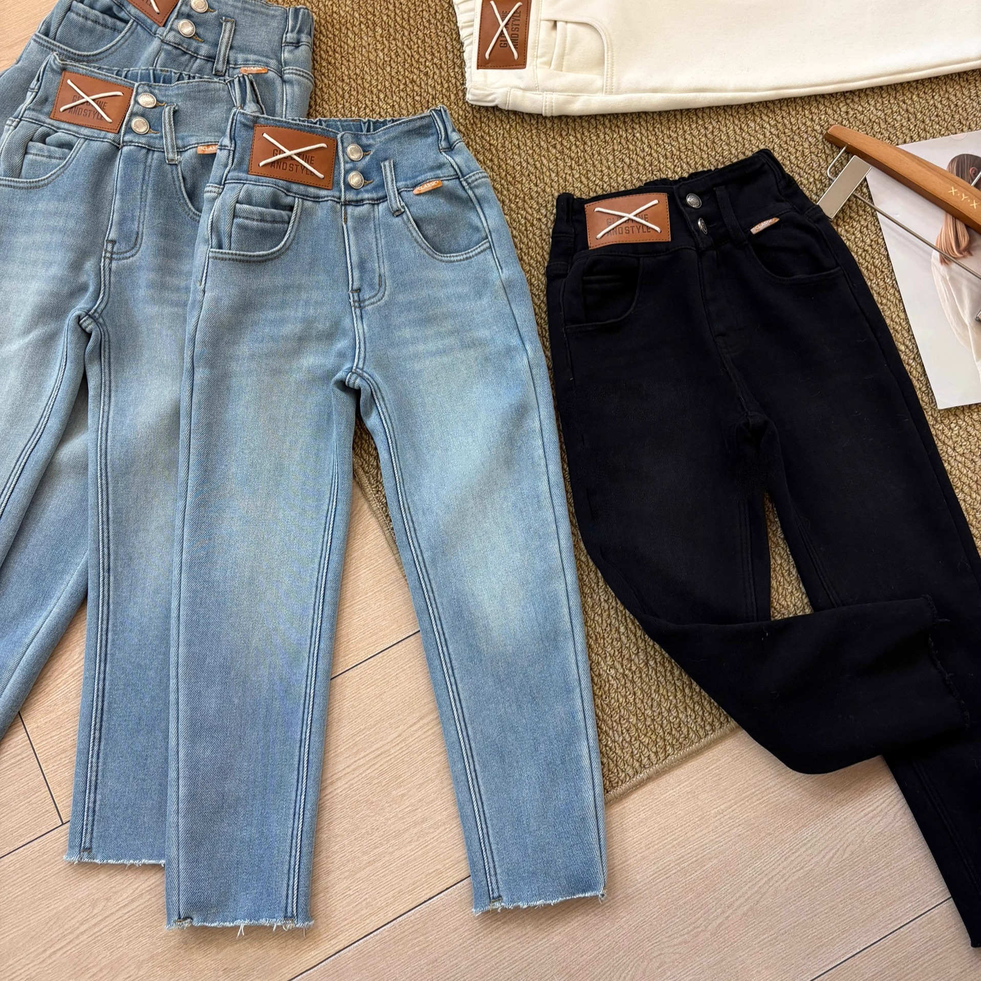 女童时尚一体绒小脚裤2025冬季新款韩版儿童洋气百搭加厚牛仔裤潮