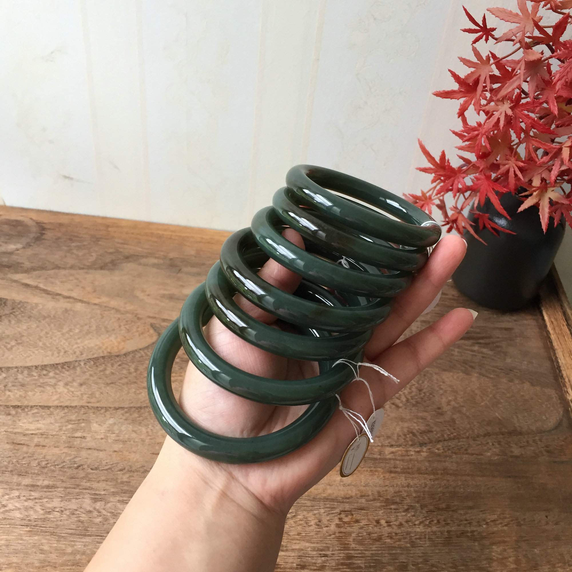天然新疆且末料青糖玉手镯圆条女