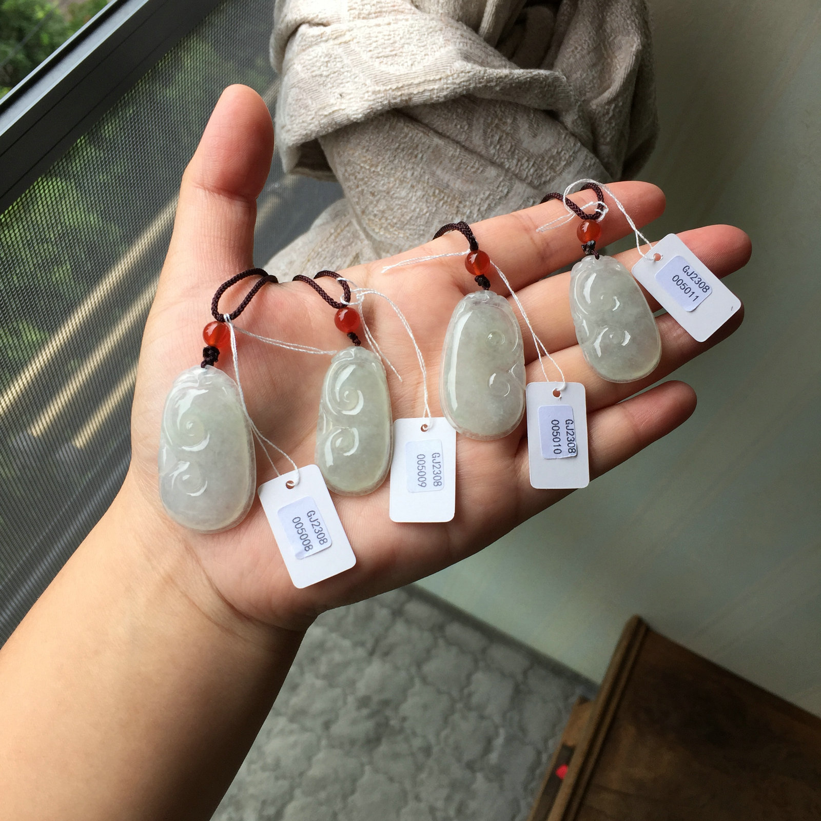 天然A货翡翠男女款如意吊坠保真