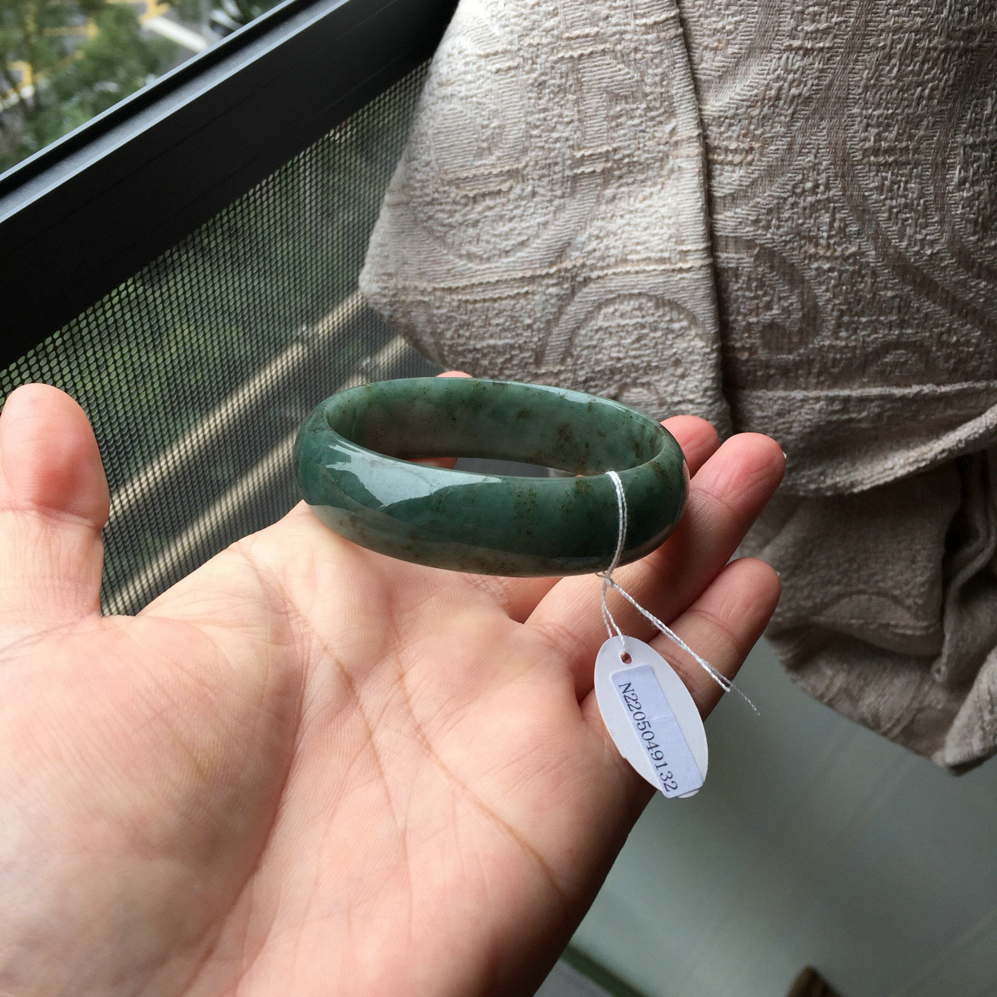 贵妃圈口约55.7x48.7mm天然A货缅甸料翡翠贵妃油青色蛋镯椭圆手镯