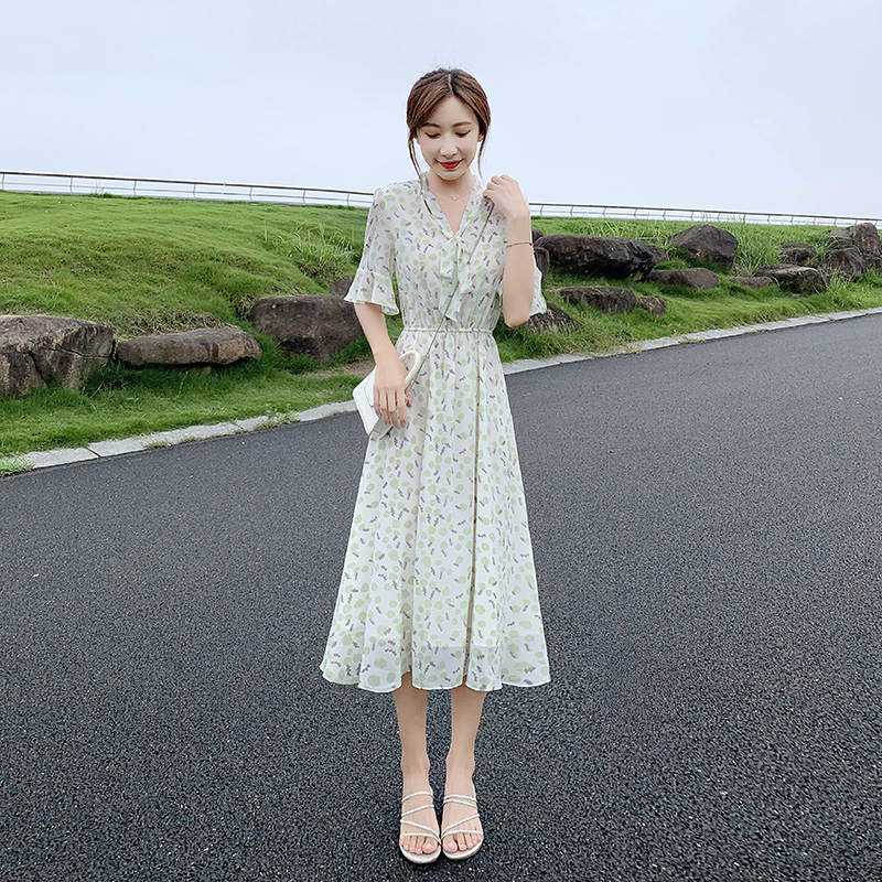 绿色小清新碎花雪纺连衣裙女2025新款夏季收腰显瘦气质a字裙子仙