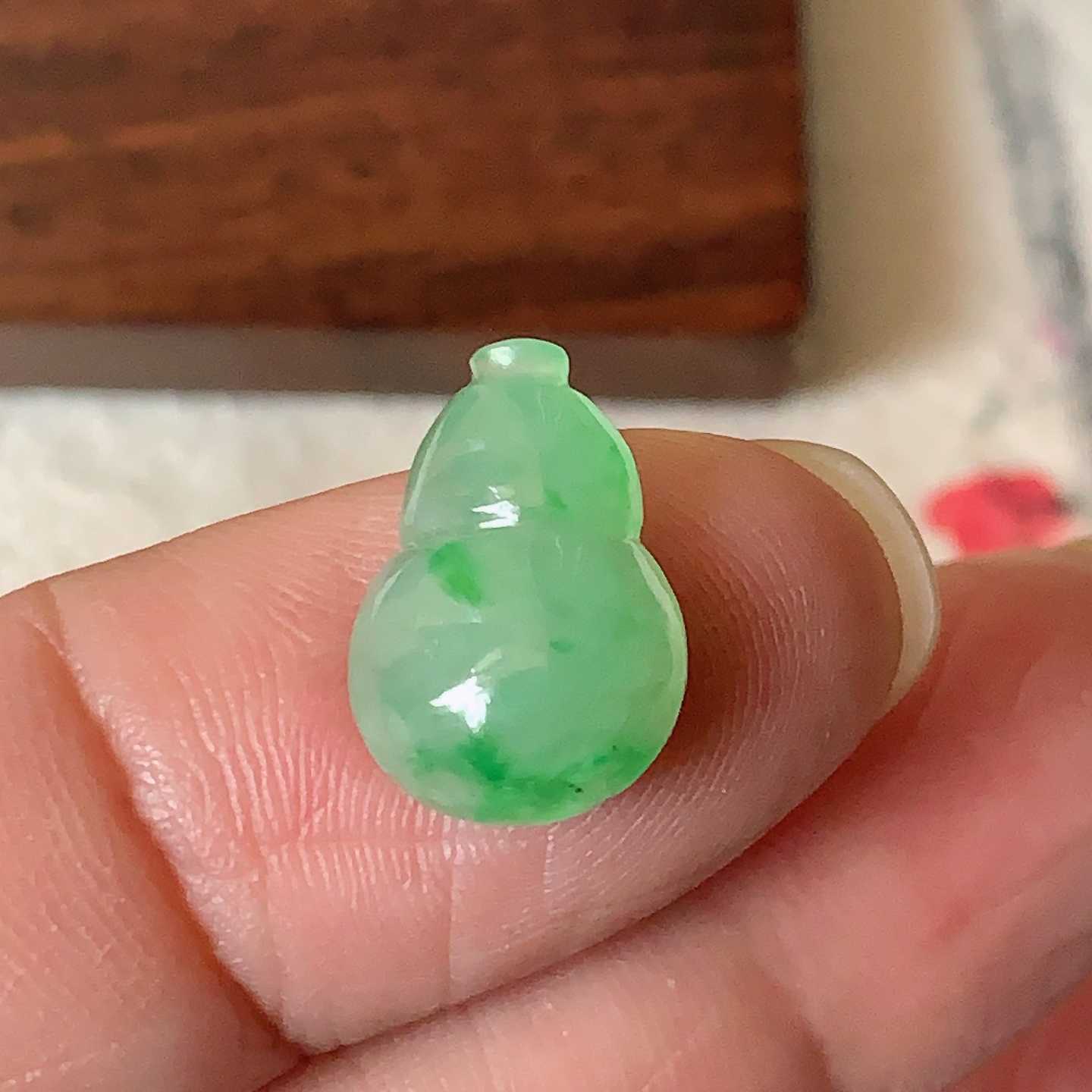 翠都翡翠珠宝天然A货玉石裸石镶嵌戒面送证书飘阳绿葫芦000240