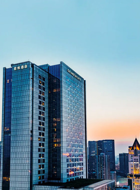 四川成都1-5晚亚朵桔子全季麗枫智选如家汉庭九寨沟澜庭安逸新良悦蓝里门票酒店套餐