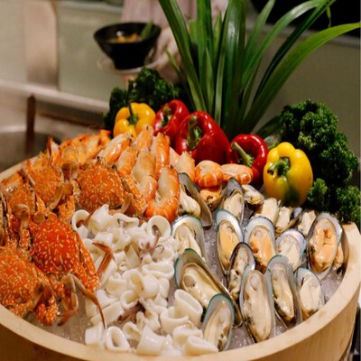 泰国曼谷彩虹云霄酒店82层水晶烧烤自助餐36137