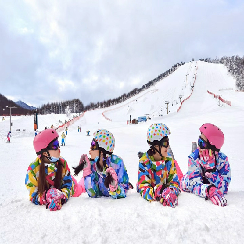 臻享秘境*滑雪神农 嗨玩三日游参团即享新款滑雪衣+裤租赁1天
