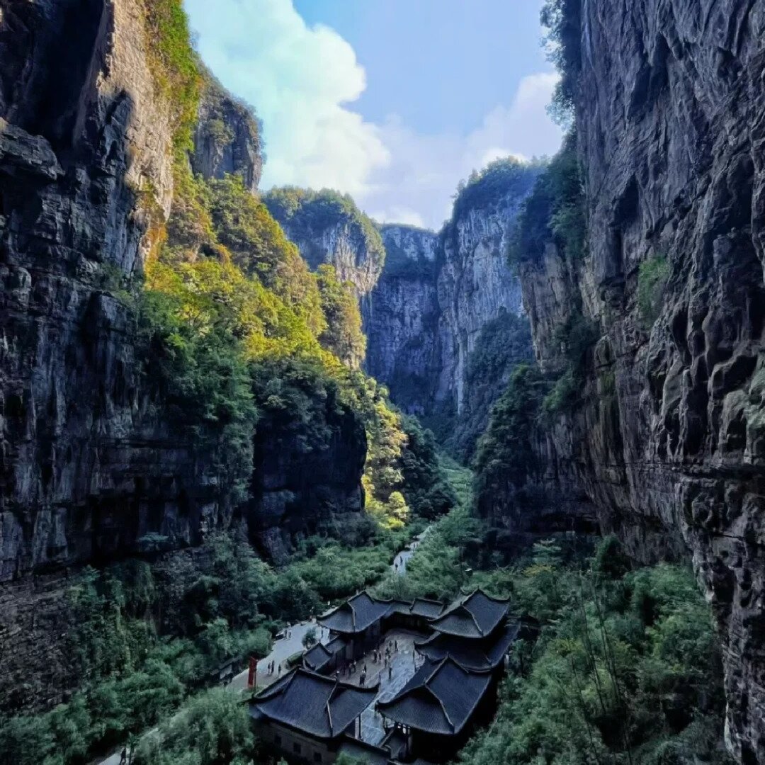 重庆武隆天生三桥+乌江画廊(涪陵段)+白鹤梁水下博物馆一日游
