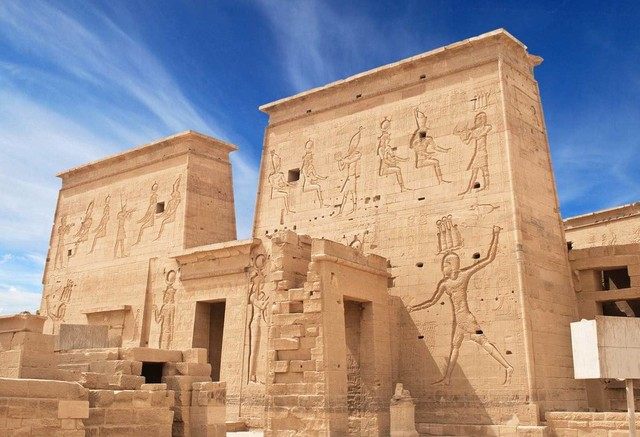 埃及(金字塔 亚历山大 卢克索 红海 卧铺列车)8天7晚全景私家游