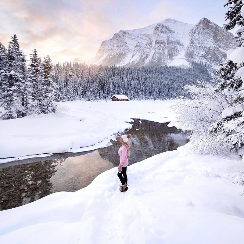 精心串联三大国家公园，将奇观峡谷、翡翠湖泊、冰瀑峡谷等一网打尽 乘坐缆车登顶硫磺山欣赏层峦叠翠的壮丽景色，被冰雪覆盖的强斯顿峡谷 适合时间紧凑的客人，一次性游览卡尔加里和班芙最经典、最精华的部分 誉为“洛矶山脉灵魂”的班芙小镇，就像镶嵌在洛矶山脉中的露易丝湖