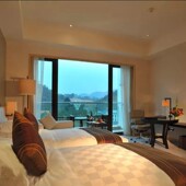 矿物质汤泉 环湖绿道 含主楼豪华房 早餐 时令温泉套票 河源万绿湖美思威尔顿酒店