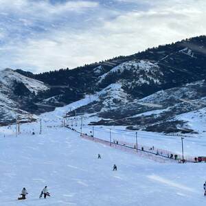 乌鲁木齐滑雪场直通车 丝绸之路 白云 阳光 五棵松 南山大众 银峰