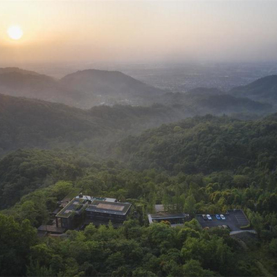 青城山.路之绿谷度假酒店2晚含双早+悬崖温泉+汗蒸+下午茶等