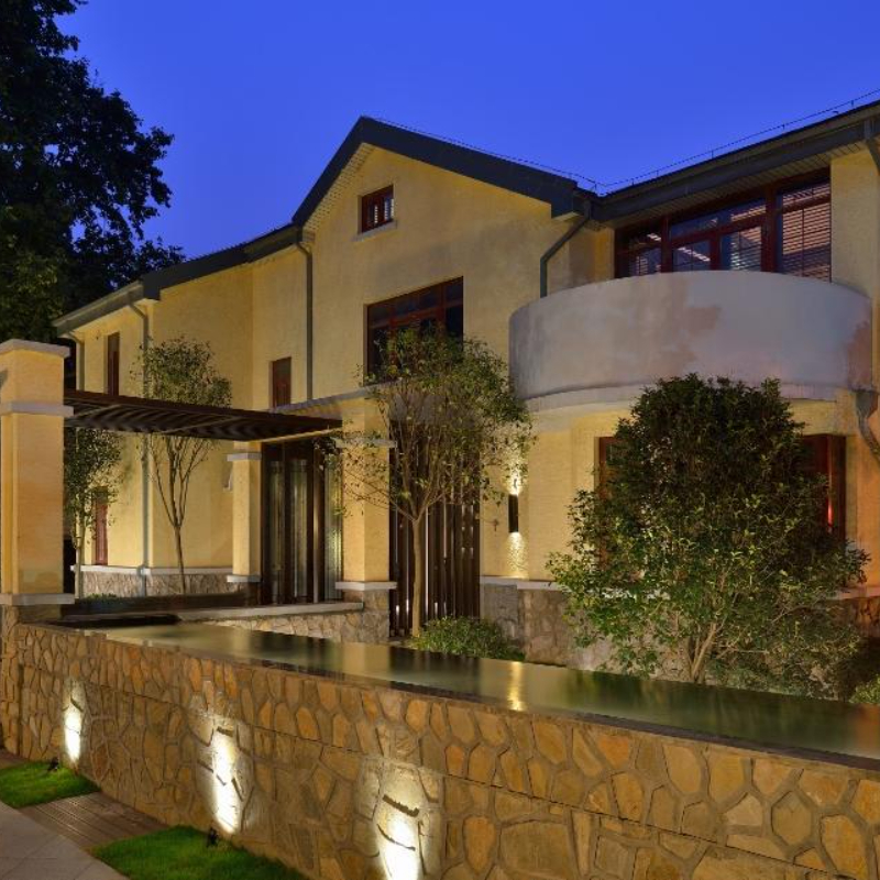 【需要二次确认】下单前请务必先提供日期咨询客服查房，有房再付款. 【住】别墅高级大床或高级双床1-2晚 【食】西式早餐+水果/点心+迷你吧 【享】文化馆参观+黄包车体验