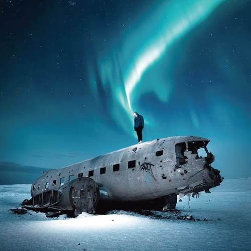 全国出发，行程天数，一切可调 夜空中变化五彩的极光，惊叹于这美妙如仙境般的自然风光 专业旅行师设计路线、制作专属路书，行程可随喜好调整 在飘雪的漫长冬夜，来到冰岛的蓝湖温泉，体验冰火两重天的感受