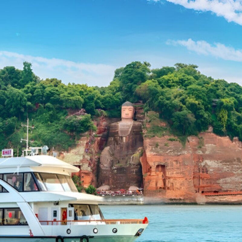 D5天4晚成都市私家团住宜尚+乐山大佛+专属用车+一次被宠坏的旅