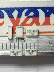 熔断保险丝 32V5A 贴片保险管 尺寸1206 5A