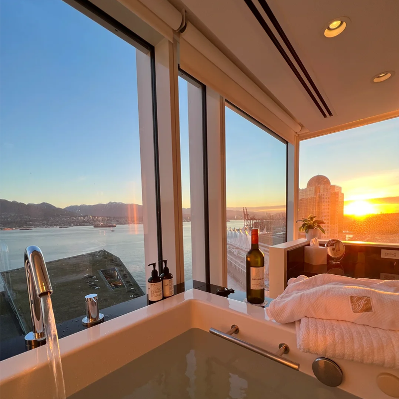 建筑风格经典，客房装饰典雅，带有艺术 deco 设计元素 拥有带火坑和热水浴池的屋顶游泳池，客房可欣赏城市和自然美景 实名预定保证入住，预定后可致电酒店查询 正规渠道直连，正品承诺护航，旅程省心更放心