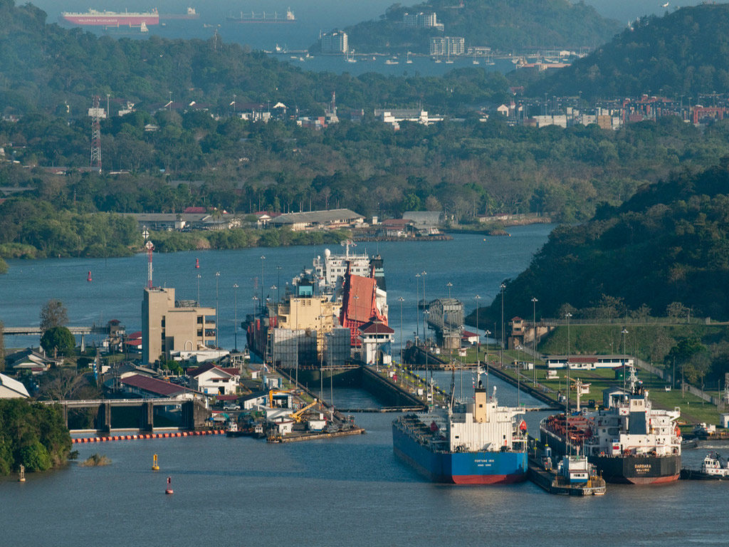巴拿马旅游  从机场出发游览巴拿马城和运河