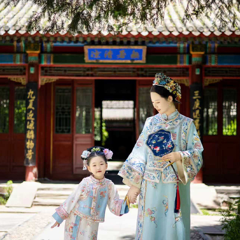 承德避暑山庄+普宁寺+普陀宗乘之庙+磬锤峰3日游/12人团高档酒店