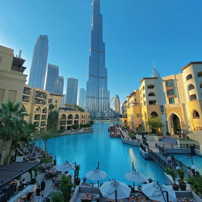 有金钥匙礼宾团队，可定制文化行程，尽显巴黎艺术氛围与高端服务 配专属健康管家，提供脉轮平衡、颂钵冥想等康养项目 套餐含每天双人早餐，送酒店消费券 享VIP礼遇，提前入住延迟退房、免费升级房间、生日布置等