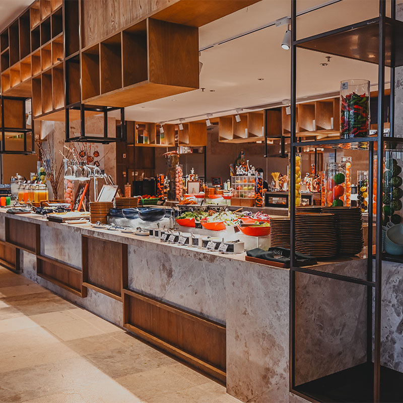 【假日美食】三亚湾假日度假酒店单人自助晚餐团购