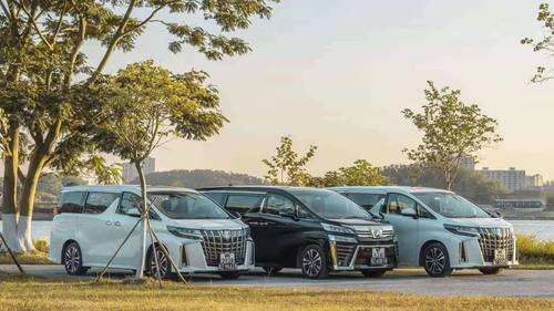 广州深圳机场珠海旅游包车商务车别克GL8豪华奔驰阿尔法考斯特