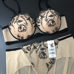 YI170 本舒适有型无痕软胶骨上薄下厚聚拢 约会日版