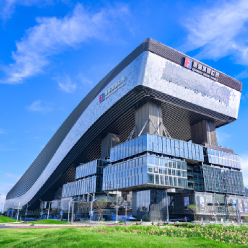 [华发冰雪热雪奇迹-初中级道4小时滑雪票（含雪服雪具使用）]官方直营