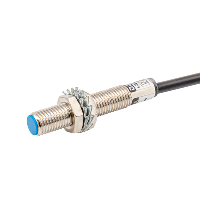 m8金属24v220v二线常开pnp开关