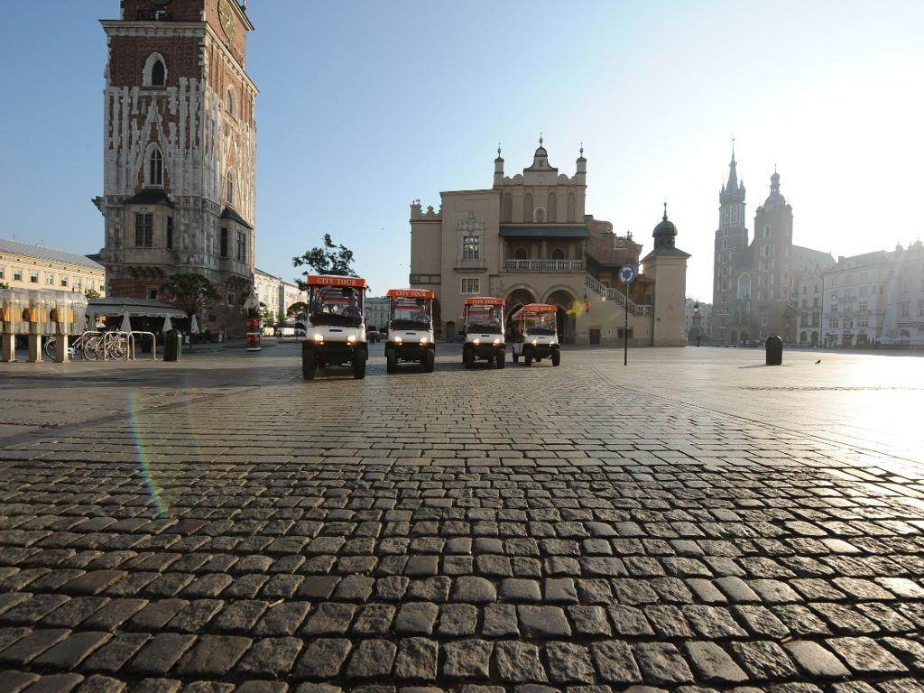 波兰克拉科夫旅游  克拉科夫城市观光-生态高尔夫车之旅