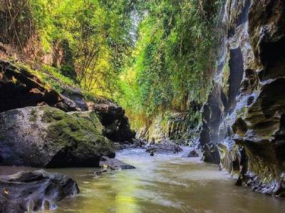 印度尼西亚巴厘岛旅游 隐秘峡谷跋涉