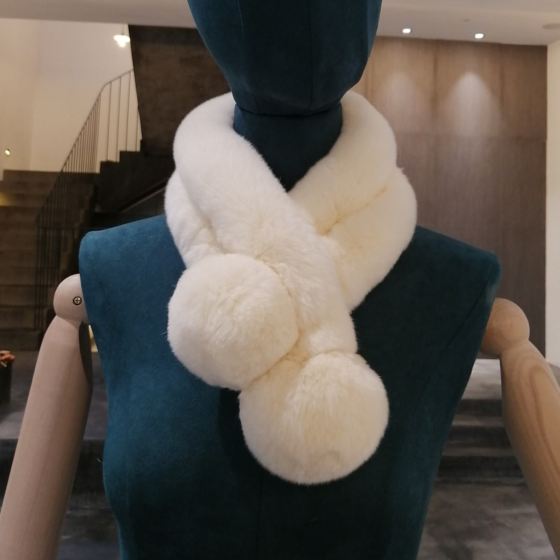 大唐超舒服双球整皮獭兔毛围巾