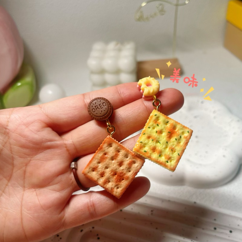 原创设计不对称苏打饼干耳环925银搞怪可爱香葱零食小众趣味耳夹
