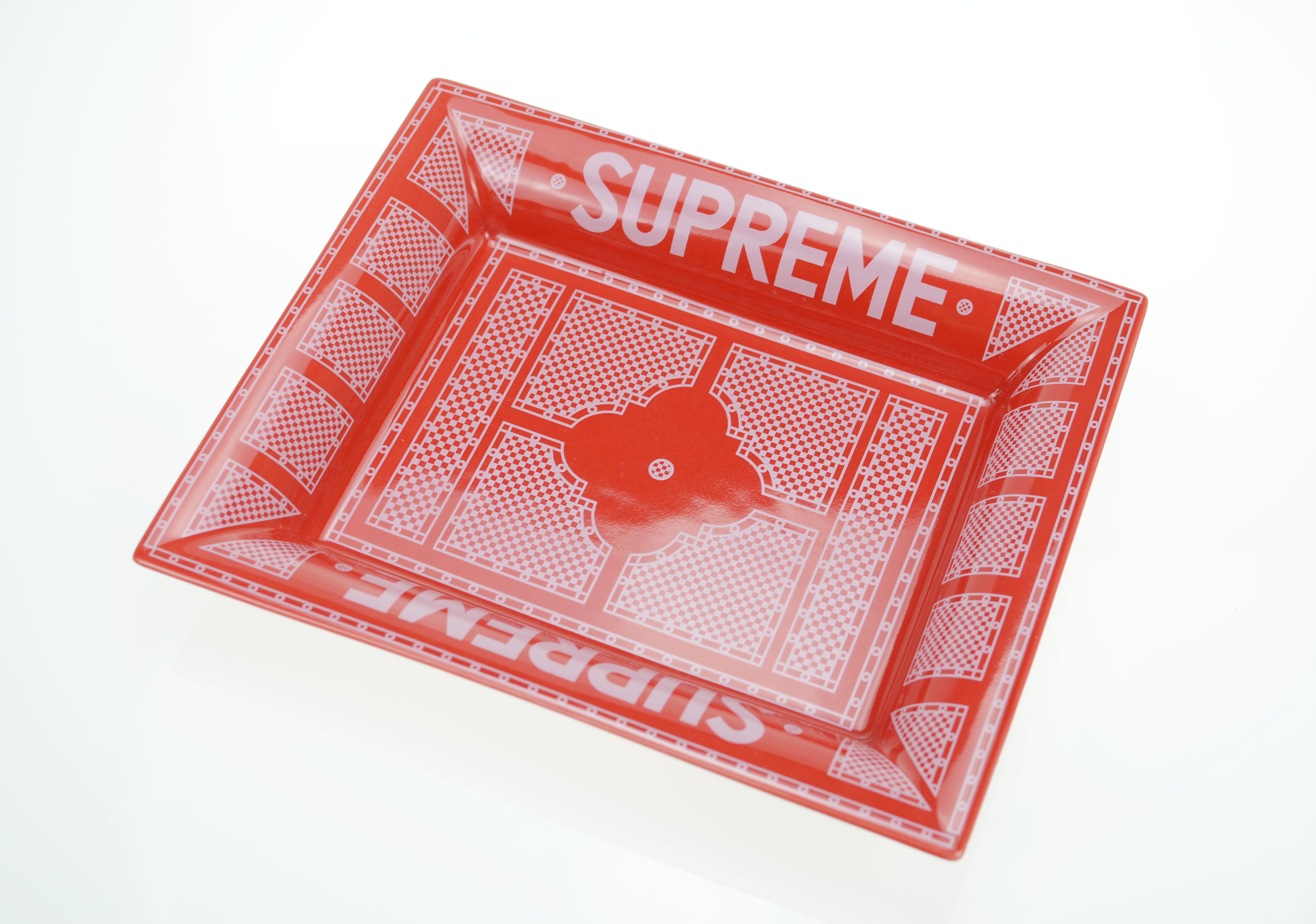 現貨Supreme 12SS Ceramic key ashtray 愛馬盤子 煙灰缸 收納盤在類目 家居飾品, 裝飾器皿, 裝飾菸灰缸中 - 來自Buy2taobao.com提供專業的淘寶代購服務